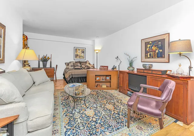 Photo 3 of Sale Pending at 1175 York Ave #2W, New York, NY 10065 | MLS# RLS20032765 | Listing updated on 2026-08-21