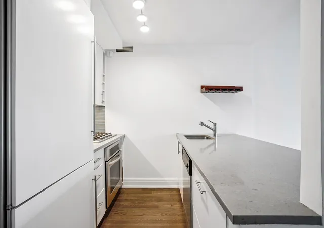Listing Photo 2 - Condo for sale in building located at 275 W 96Th St, New York, NY 10025 - Unit #10LM