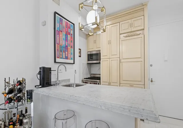 Photo 2 of House for sale at 530 E 76th Street #6J, New York City, NY 10021 | MLS# RLS20051056 | Listing updated on 2026-08-25