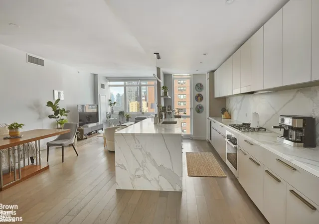 Listing Photo 1 - Condo for sale in building located at 305 E 51St St, New York City, NY 10022 - Unit #7D
