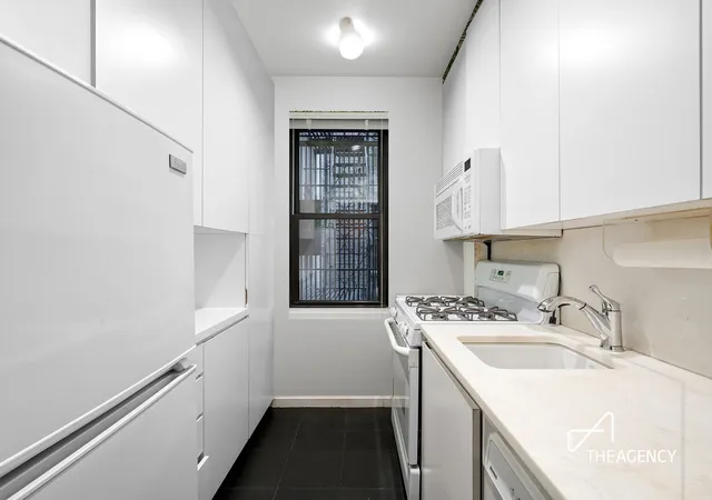 Photo 4 of Sale Pending at 349 E 49th Street #2B, New York City, NY 10017 | MLS# RLS20054094 | Listing updated on 2026-08-18