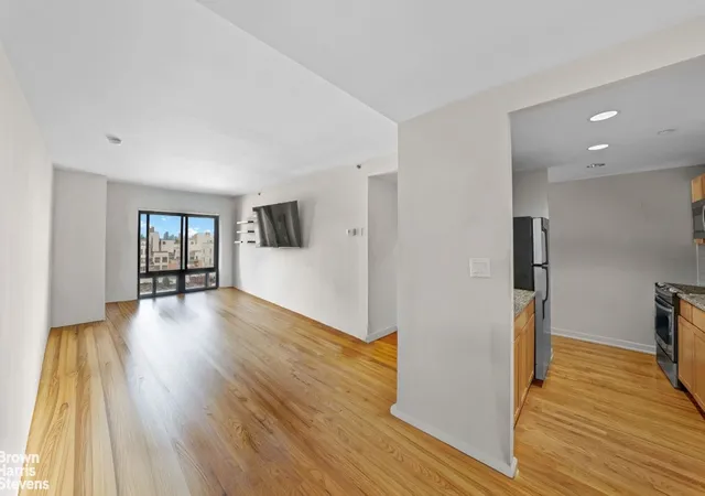 Photo 3 of Sale Pending at 775 Lafayette Ave #8B, New York City, NY 11221 | MLS# RLS20056299 | Listing updated on 2026-08-20