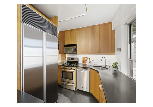 Photo 3 of Sale Pending at 70 E 10th Street #11L, New York City, NY 10003 | MLS# RLS20061100 | Listing updated on 2026-08-20