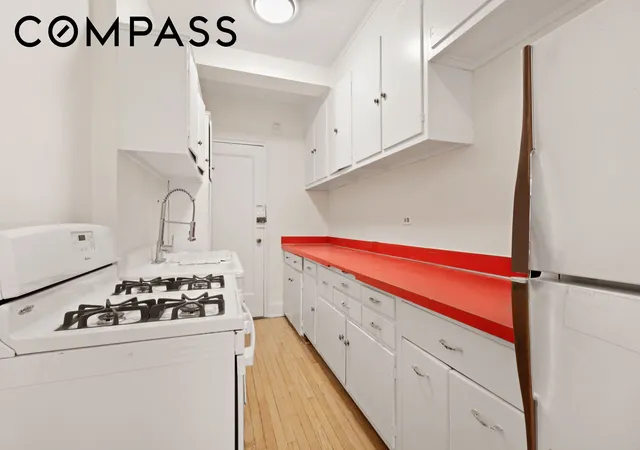 Photo 4 of Sale Pending at 136 E 36th Street #3B, New York, NY 10016 | MLS# RLS20061996 | Listing updated on 2026-08-24
