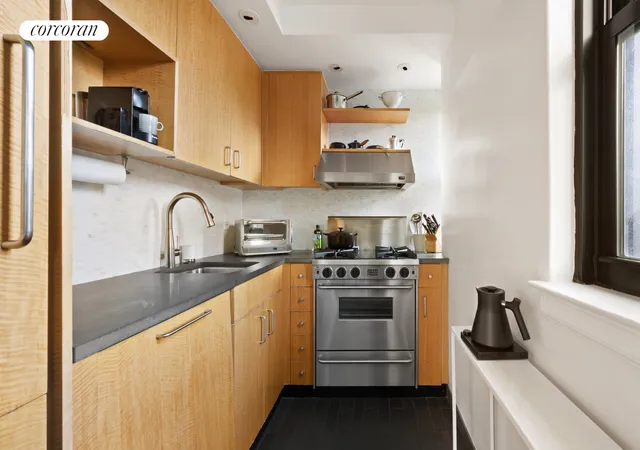 Photo 2 of Condo for sale at 200 E 16th Street #8DE, New York, NY 10003 | MLS# RLS20069130 | Listing updated on 2026-08-20