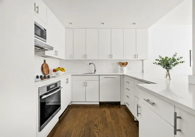Photo 2 of Sale Pending at 146 W 57th Street #37E, New York City, NY 10019 | MLS# RLS20070155 | Listing updated on 2026-08-19