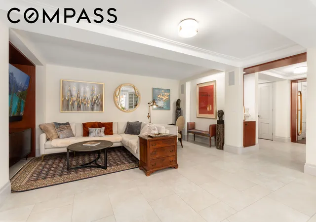 Listing Photo 2 - Condo for sale in building located at 35 E 85Th St, New York City, NY 10028 - Unit #2FG