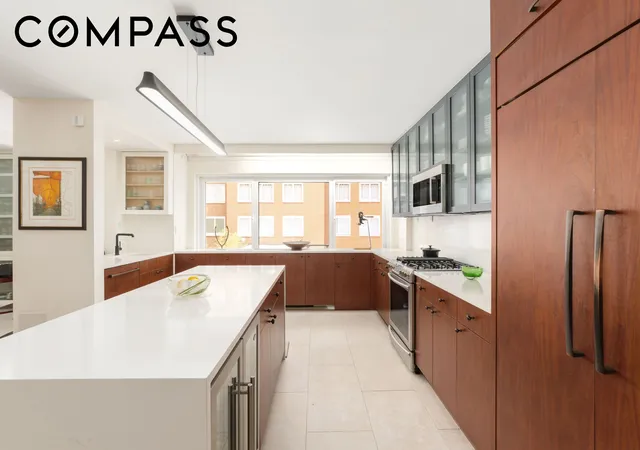 Listing Photo 4 - Condo for sale in building located at 35 E 85Th St, New York City, NY 10028 - Unit #2FG