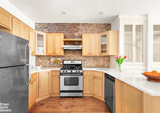 Photo 3 of Sale Pending at 703 President St #1, New York City, NY 11215 | MLS# RLS20072800 | Listing updated on 2026-08-27