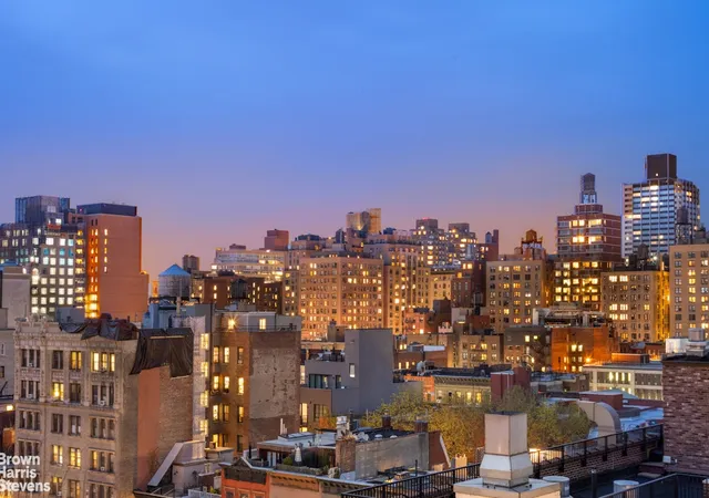Listing Photo 2 - Condo for sale in building located at 101 W 81St St, New York City, NY 10024 - Unit #701/702