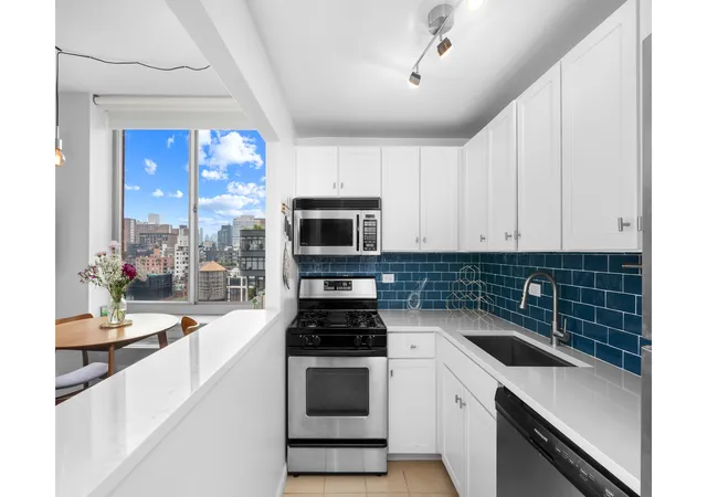 Photo 4 of House for sale at 520 W 23rd Street #14A, New York, NY 10011 | MLS# RLS20074000 | Listing updated on 2026-08-25