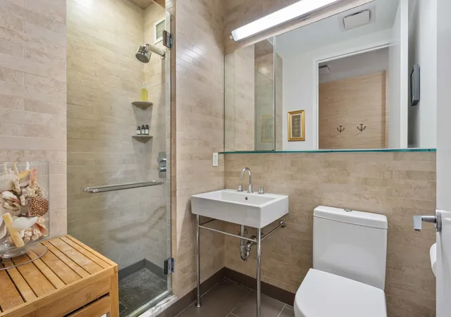 2nd image of 406 W 45Th St, New York City, NY 10036