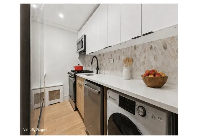 Photo 3 of Sale Pending at 225 E 46th Street #3D, New York City, NY 10017 | MLS# RLS20078348 | Listing updated on 2026-08-18