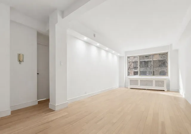 Photo 4 of Sale Pending at 225 E 46th Street #3D, New York City, NY 10017 | MLS# RLS20078348 | Listing updated on 2026-08-18