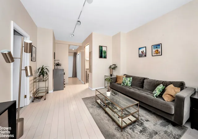 Photo 3 of House for sale at 321 E 48th Street #1L, New York City, NY 10017 | MLS# RLS20079042 | Listing updated on 2026-07-31