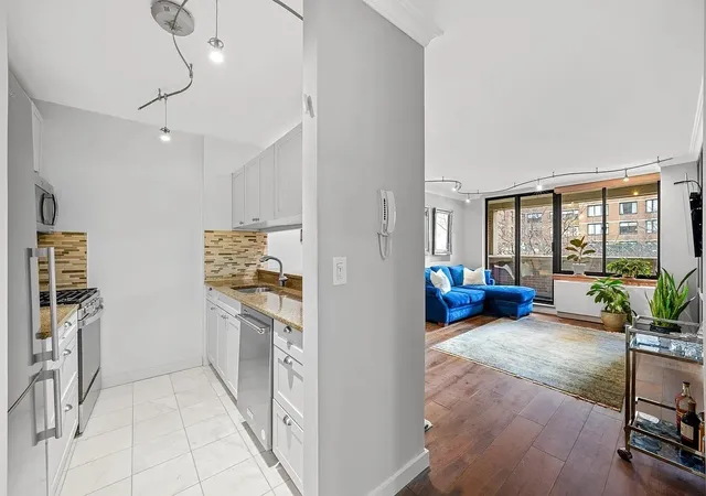 Listing Photo 4 - Condo for sale in building located at 157 E 32Nd St, New York City, NY 10016 - Unit #3A