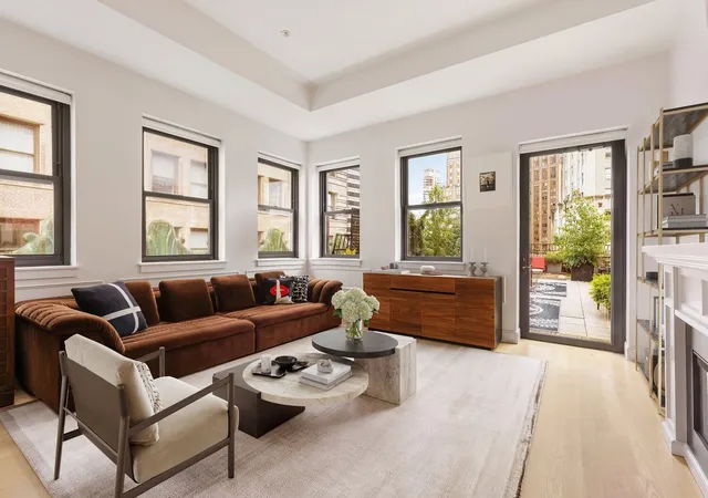 Photo 3 of House for sale at 25 Broad St #PH2D, New York, NY 10004 | MLS# RLS20080548 | Listing updated on 2026-08-19