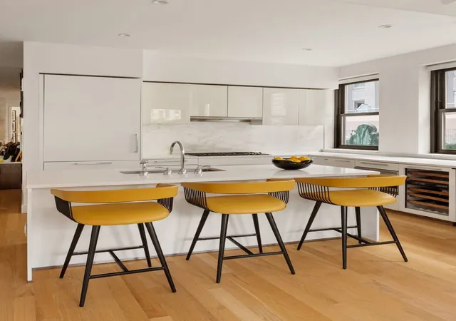 Photo 4 of House for sale at 25 Broad St #PH2D, New York, NY 10004 | MLS# RLS20080548 | Listing updated on 2026-08-19