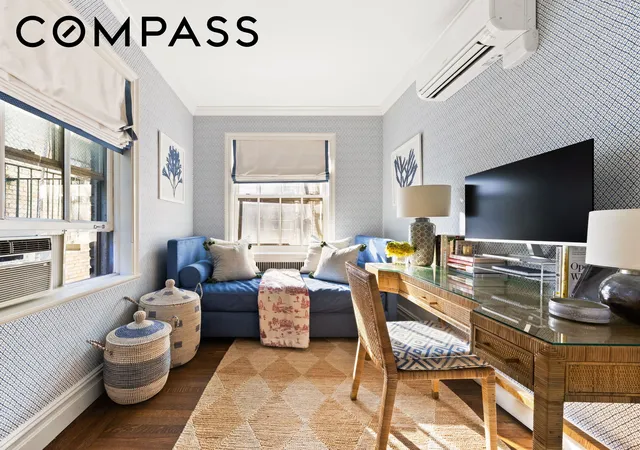 2nd image of 2 Grv St, New York, NY 10014
