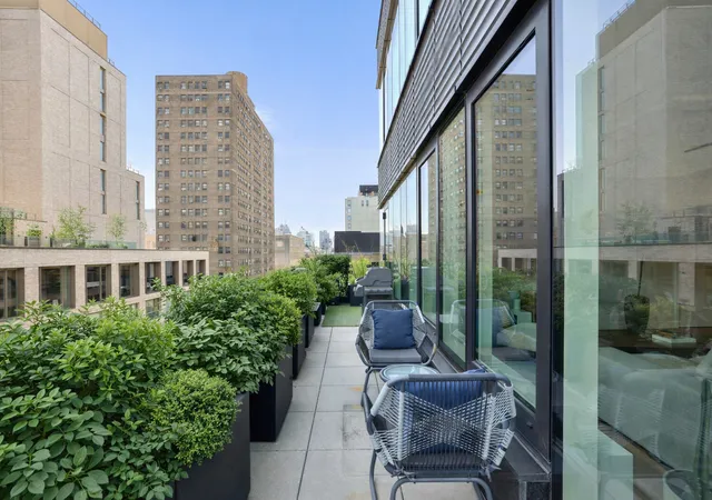 Photo 3 of House for sale at 202 Broome St #7M, New York, NY 10002 | MLS# RLS20082066 | Listing updated on 2026-08-25