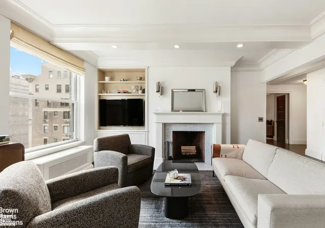 Listing Photo 2 - Condo for sale in building located at 8 E 96Th St, New York City, NY 10128 - Unit #14C