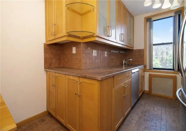 Photo 4 of Sale Pending at 2425 Haring St #2H, New York City, NY 11235 | MLS# RLS20082826 | Listing updated on 2026-08-22