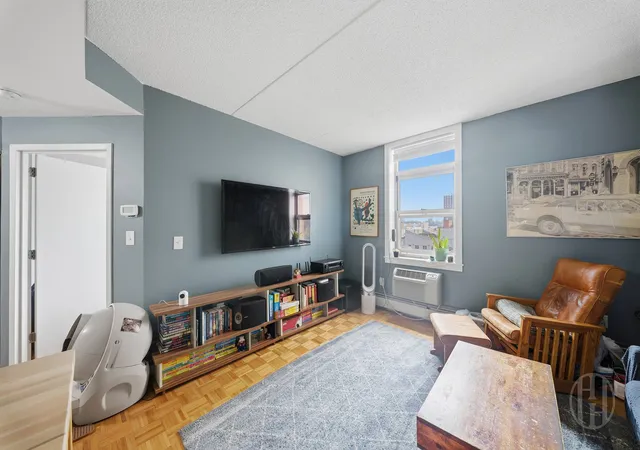Photo 3 of House for sale at 102 Bradhurst Ave #906, New York, NY 10039 | MLS# RLS20083958 | Listing updated on 2026-08-23