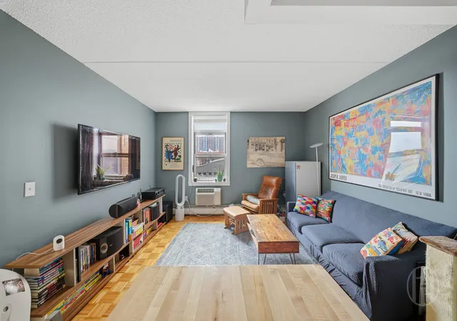 Photo 4 of House for sale at 102 Bradhurst Ave #906, New York, NY 10039 | MLS# RLS20083958 | Listing updated on 2026-08-23