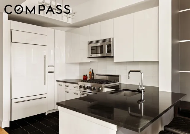 Photo 2 of Sale Pending at 46 30 Center Blvd #610, New York City, NY 11109 | MLS# RLS20085244 | Listing updated on 2026-08-25