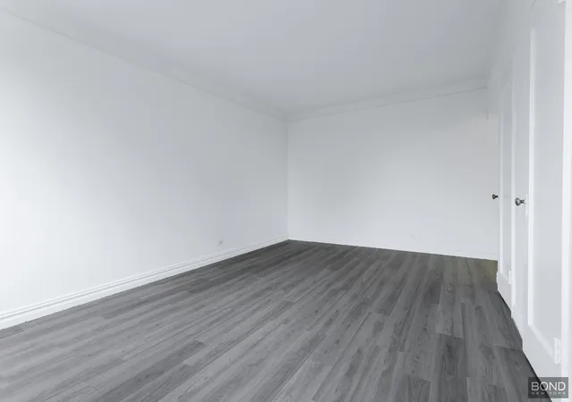 Photo 3 of Condo for sale at 3321 Bruckner Blvd #5G, New York City, NY 10461 | MLS# RLS20088150 | Listing updated on 2026-08-21