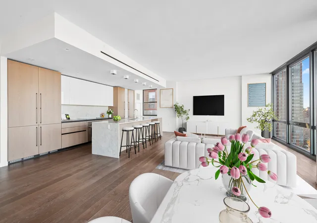 Listing Photo 4 - Condo for sale in building located at 302 E 96Th St, New York City, NY 10128 - Unit #PH5