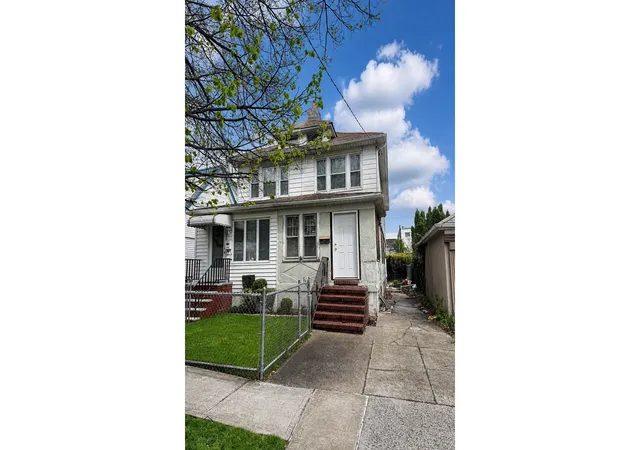 Photo 1 of Sale Pending at 1669 Hendrickson St, Brooklyn, NY 11234 | MLS# RLS20092000 | Listing updated on 2026-08-21