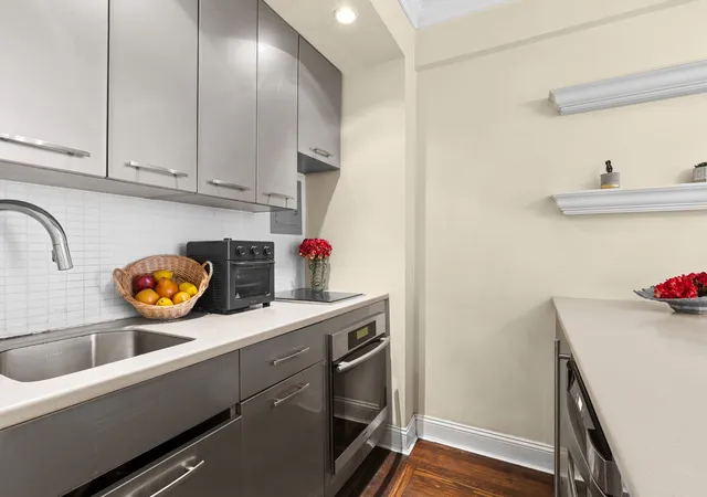 Photo 3 of Sale Pending at 320 E 42nd Street #408, New York, NY 10017 | MLS# RLS20092335 | Listing updated on 2026-08-23