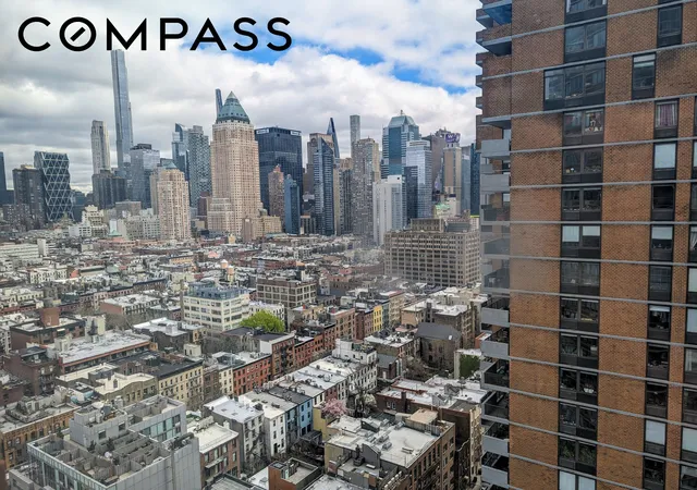 Photo 4 of Sale Pending at 500 W 43rd Street #28D, New York, NY 10036 | MLS# RLS20092976 | Listing updated on 2026-08-17