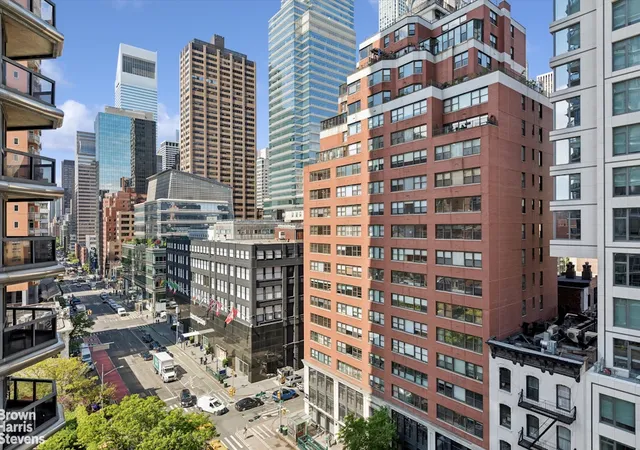 Photo 4 of House for sale at 200 E 61st Street #10D, New York, NY 10065 | MLS# RLS20092579 | Listing updated on 2026-08-19