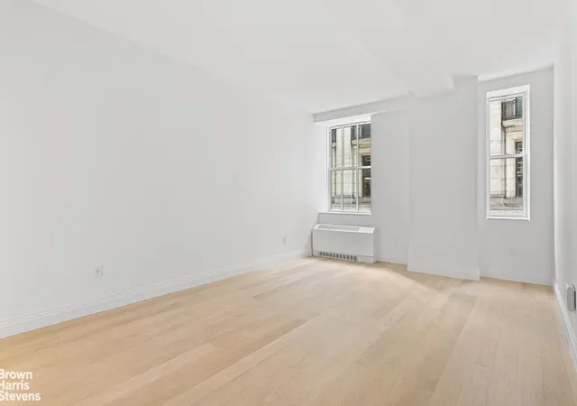 Photo 4 of House for sale at 1 Wall St #924, New York, NY 10005 | MLS# RLS20094809 | Listing updated on 2026-08-18