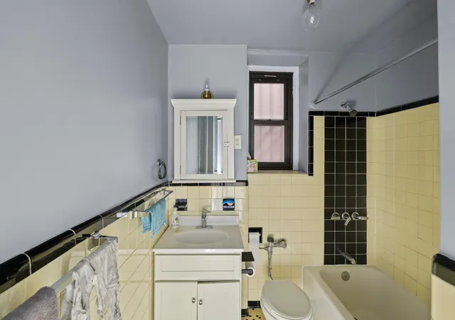 Photo 4 of House for sale at 135 W 58th Street #1-C, New York City, NY 10019 | MLS# RLS20094827 | Listing updated on 2026-08-25