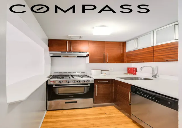 Photo 4 of Sale Pending at 184 Thompson St #2P, New York City, NY 10012 | MLS# RLS20096878 | Listing updated on 2026-08-26