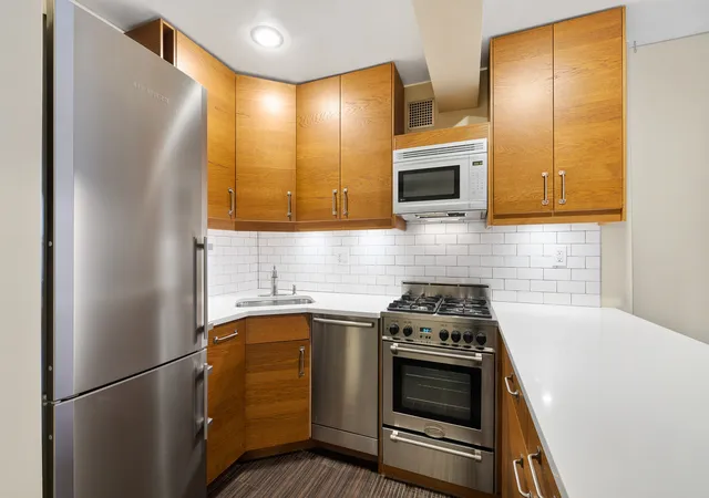 Photo 3 of Sale Pending at 229 E 28th Street #4M, New York, NY 10016 | MLS# RLS20098576 | Listing updated on 2026-08-24