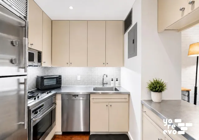 Photo 3 of House for sale at 400 W 23rd Street #4M, New York, NY 10011 | MLS# RLS20099893 | Listing updated on 2026-08-18