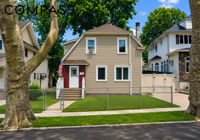 Photo 1 of Sale Pending at 196 Prescott Ave, Staten Island, NY 10306 | MLS# RLS20100389 | Listing updated on 2026-08-21