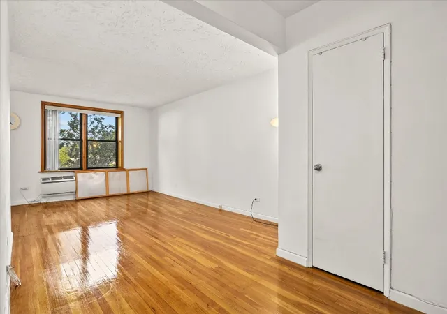 Photo 4 of Sale Pending at 140-39 34th Avenue #2T, Flushing, NY 11354 | MLS# RLS20100959 | Listing updated on 2026-08-26