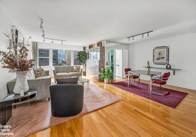 Photo 4 of House for sale at 75 E End Ave #9H, New York City, NY 10028 | MLS# RLS20101664 | Listing updated on 2026-08-01