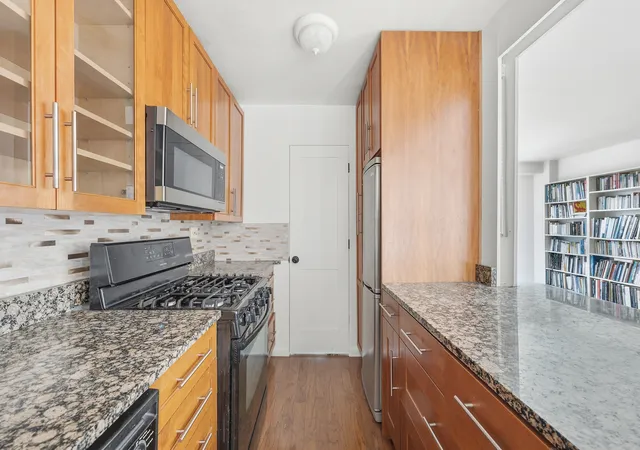 Listing Photo 5 - Condo for sale in The Olmsted located at 382 Central Park W, New York City, NY 10025 - Unit #17X