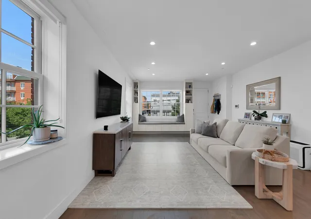 Photo 3 of Sale Pending at 101 Battery Ave #2A, Brooklyn, NY 11209 | MLS# RLS20102417 | Listing updated on 2026-08-23