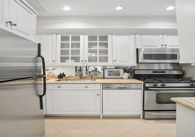 Photo 3 of Sale Pending at 180 W 58th Street #3C, New York City, NY 10019 | MLS# RLS20103284 | Listing updated on 2026-08-17