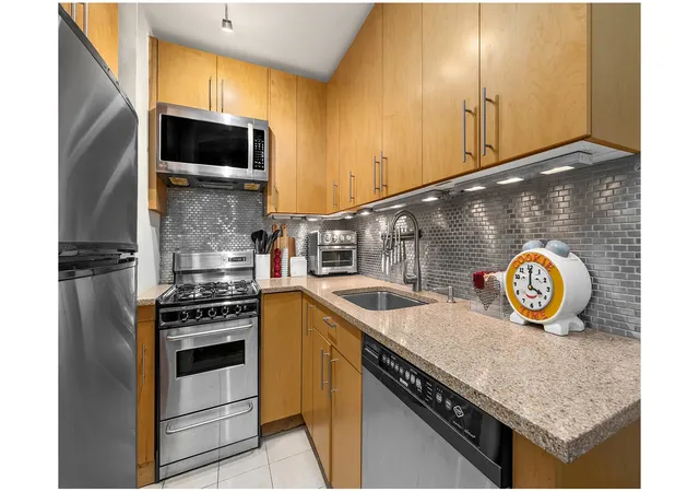 Photo 4 of Sale Pending at 201 E 25th Street #6K, New York City, NY 10010 | MLS# RLS20103862 | Listing updated on 2026-08-20