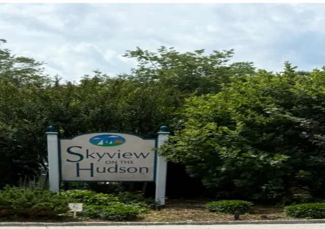 Photo 3 of Sale Pending at 5800 Arlington Ave #18J, New York City, NY 10471 | MLS# RLS20104850 | Listing updated on 2026-08-18