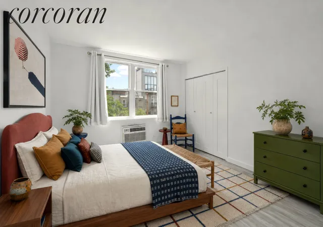 2nd image of 158 Sackett St, New York City, NY 11231
