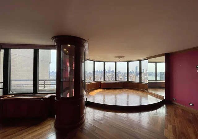 Photo 3 of House for sale at 330 E 38th Street #PHC, New York City, NY 10016 | MLS# RLS20105606 | Listing updated on 2026-08-23